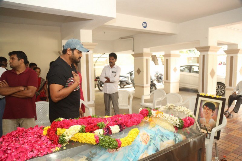 Celebrities-Pay-Homage-To-Director-B-Jaya-06