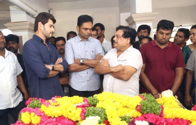 Celebrities-Pay-Homage-To-Director-B-Jaya-16