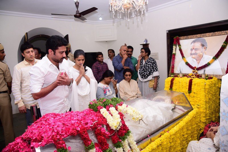 Celebrities-Pay-Homage-To-Nandamuri-Harikrishna-Photos-17