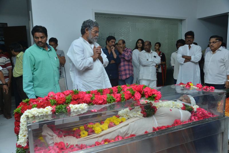 Celebs-Condolences-to-Kodi-Ramakrishna-14 | Photo 2of 15 | Celebs Condolences to Kodi Ramakrishna Stills | Celebs Condolences to Kodi Ramakrishna Pictures