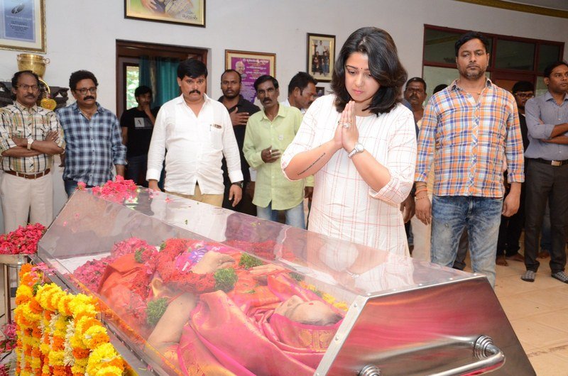 Celebs-Condolences-to-Vijaya-Nirmala-06