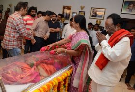 Celebs-Condolences-to-Vijaya-Nirmala-03