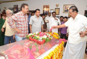 Celebs-Pay-Homage-To-Vijaya-Nirmala-02