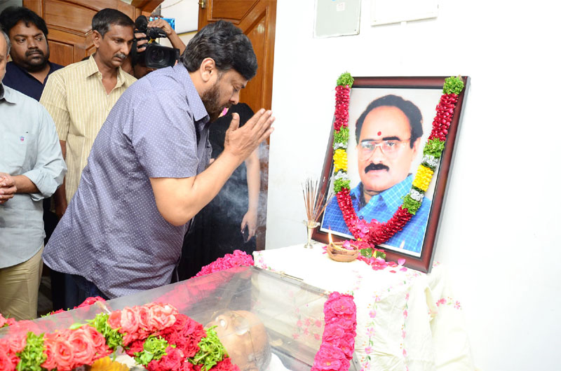 Celebs Paying Tribute To Vijaya Bapineedu