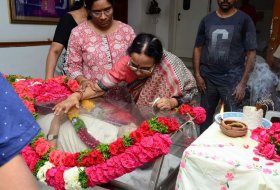 Celebs-Paying-Tribute-To-Vijaya-Bapineedu-04