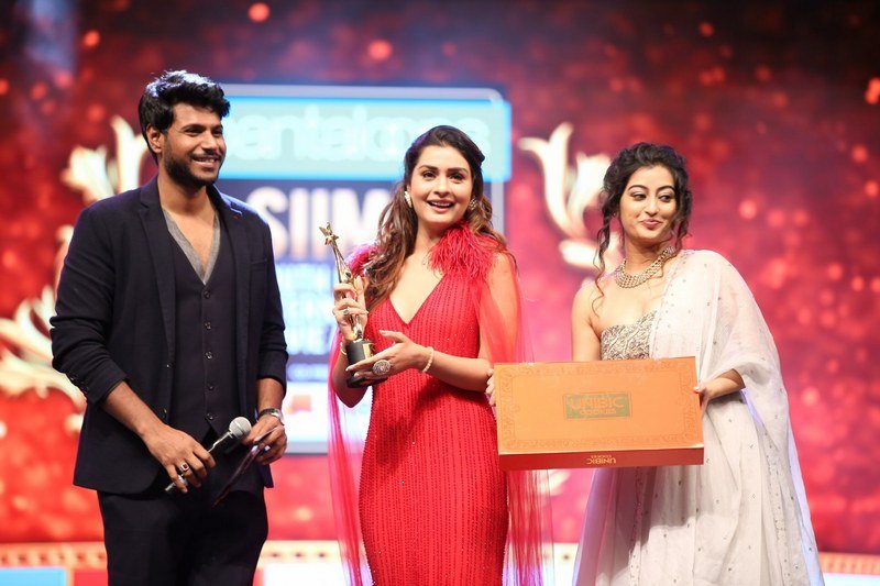 Celebs-at-SIIMA-Awards-2019-14