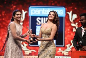 Celebs-at-SIIMA-Awards-2019-11