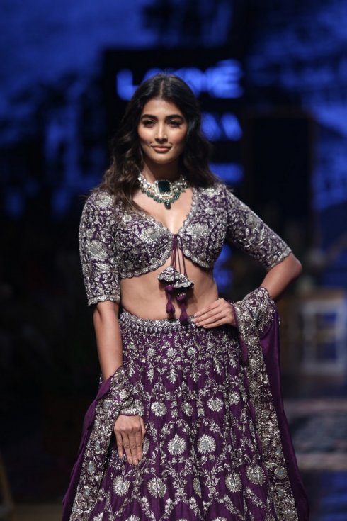 Celebs-at-Showstoppers-at-Lakme-Fashion-Week-03