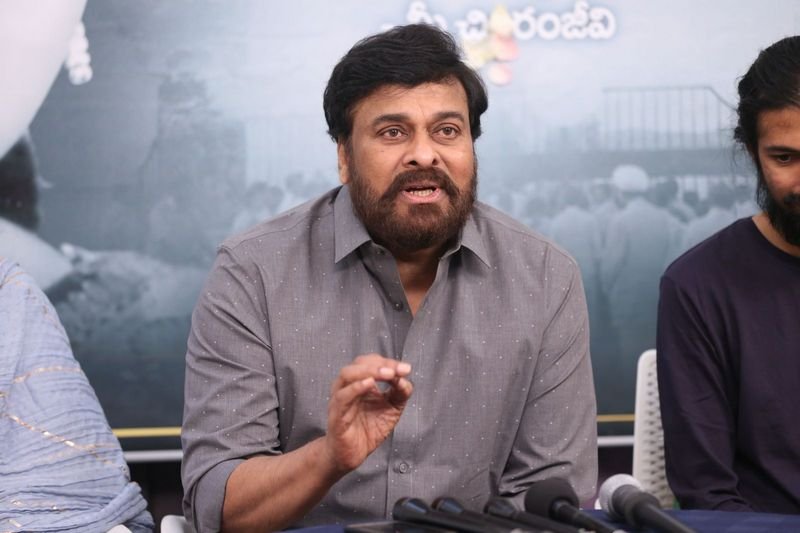 Chiranjeevi-Congratulates-Mahanati-Team-Photos-06