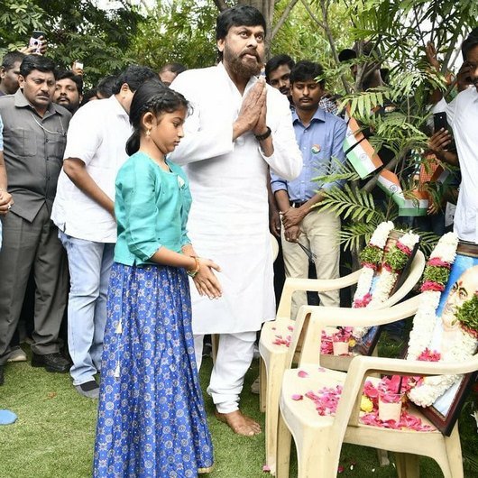 Chiranjeevi-Pawan-Kalyan-and-AlluArjun-Republic-Day-Celebrations-05