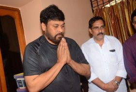 Chiranjeevi-and-Allu-Aravind-has-Paid-Tribute-to-Nandagopal-04