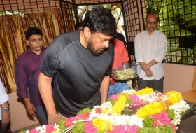 Chiranjeevi-and-Allu-Aravind-has-Paid-Tribute-to-Nandagopal-06