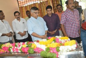 Chiranjeevi-and-Allu-Aravind-has-Paid-Tribute-to-Nandagopal-08