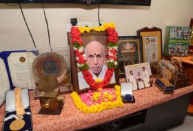 Chiranjeevi-and-Allu-Aravind-has-Paid-Tribute-to-Nandagopal-09