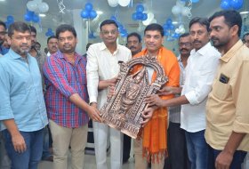 Dil-Raju-and-Shirish-Inaugurate-Srivari-Avenues-07