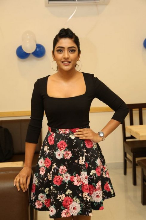 Eesha-Rebba-Launched-Cafe-Chef-Bakers-04