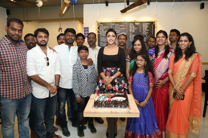 Eesha-Rebba-Launched-Cafe-Chef-Bakers-12