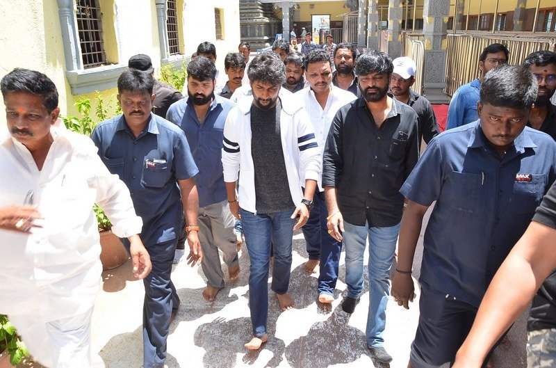 Gang-Leader-Team-at-Vijayawada-Durga-Temple-03