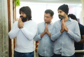 KGF-2-Movie-Launch-03