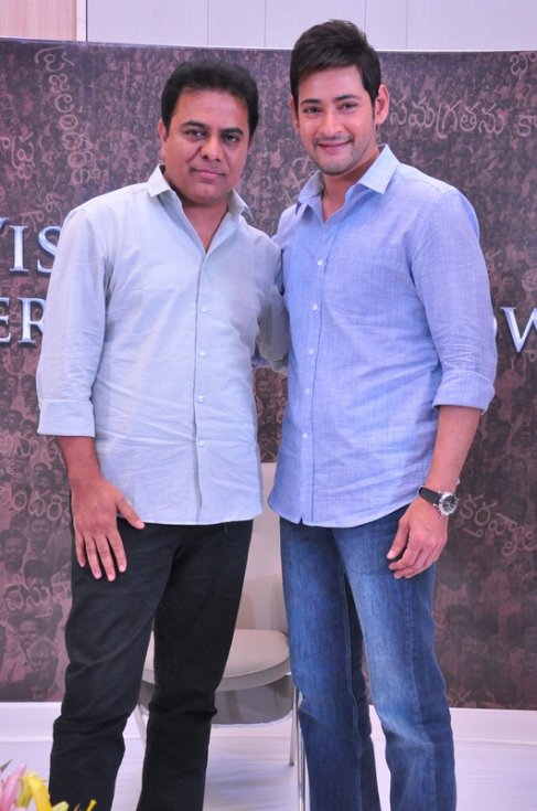 KTR-Watches-Bharat-Ane-Nenu-Movie-Photos-02