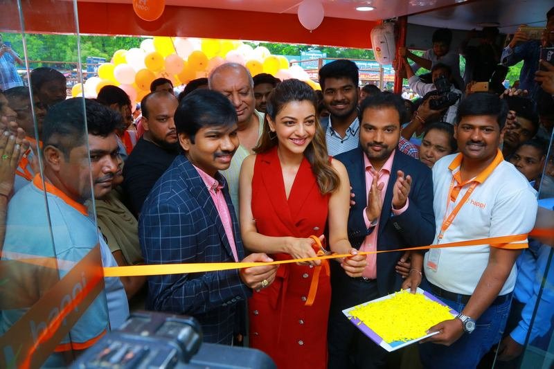 Kajal-Launches-Happi-Mobile-Store-In-Hanamkonda-04