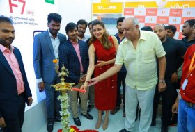 Kajal-Launches-Happi-Mobile-Store-In-Hanamkonda-05