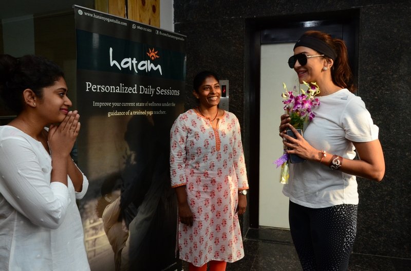 Lakshmi-Manchu-At-Hatam-Yoga-Studio-04