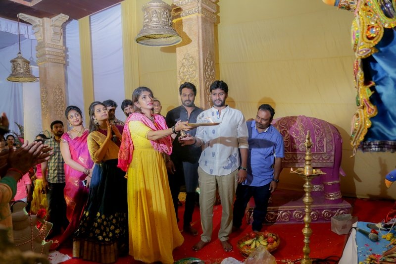 Lakshmi-Manchu-At-OMG-Association-Ganesha-Pooja-02