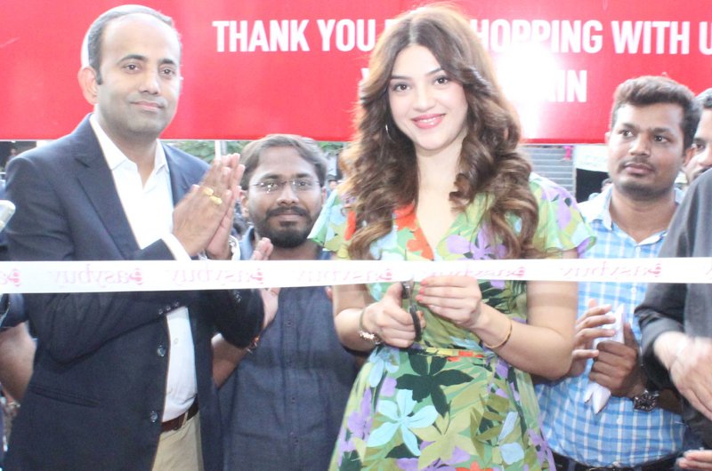 Mehreen Launches Easybuy Store