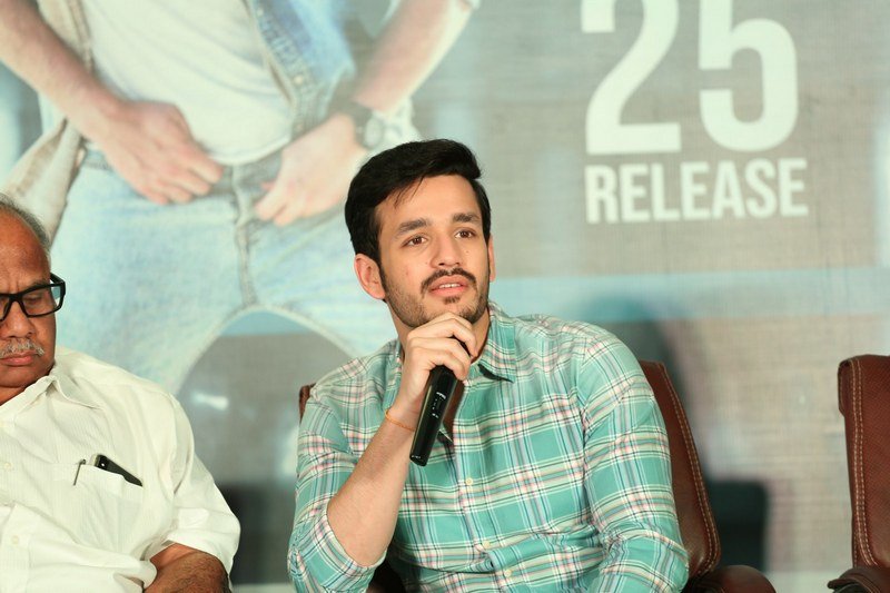 Mr-Majnu-Movie-Pre-Release-Press-Meet-09