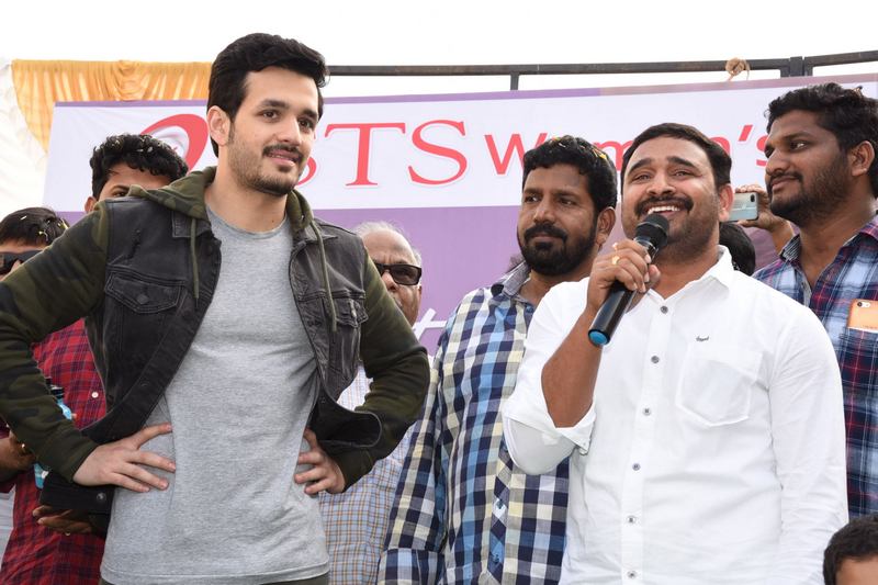 Mr-Majnu-Movie-Team-At-ISTS-Womens-Engineering-College-09