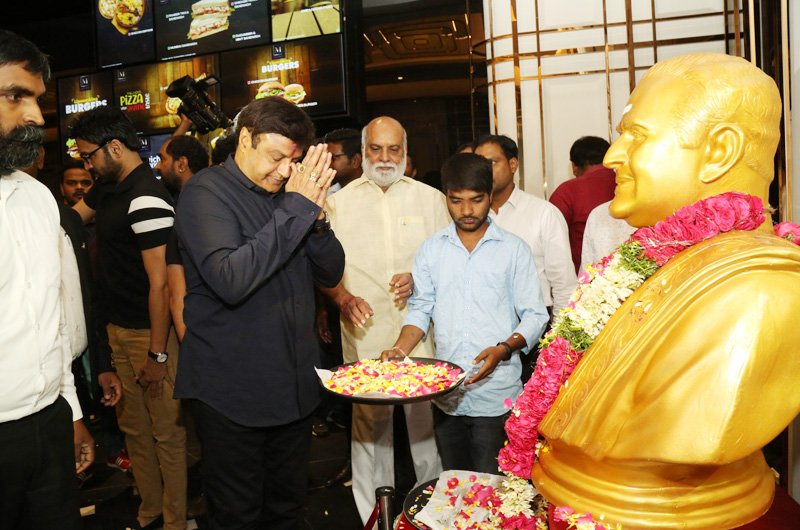 NTR-Mahanayakudu-Premiere-at-AMB-Mall-01