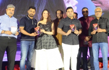 Naa-Nuvve-Movie-Audio-Launch-10