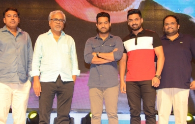 Naa Nuvve Movie Pre Release Event