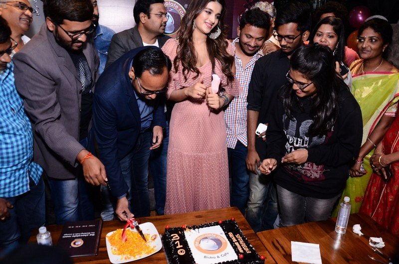 Nidhi-Agarwal-Launches-Chocolate-Room-Store-06