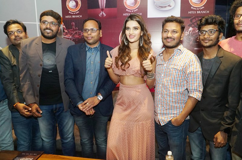 Nidhi-Agarwal-Launches-Chocolate-Room-Store-08