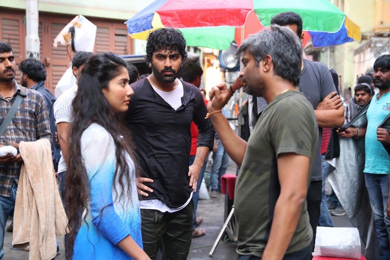 Padi-Padi-Leche-Manasu-Movie-Working-Stills-03