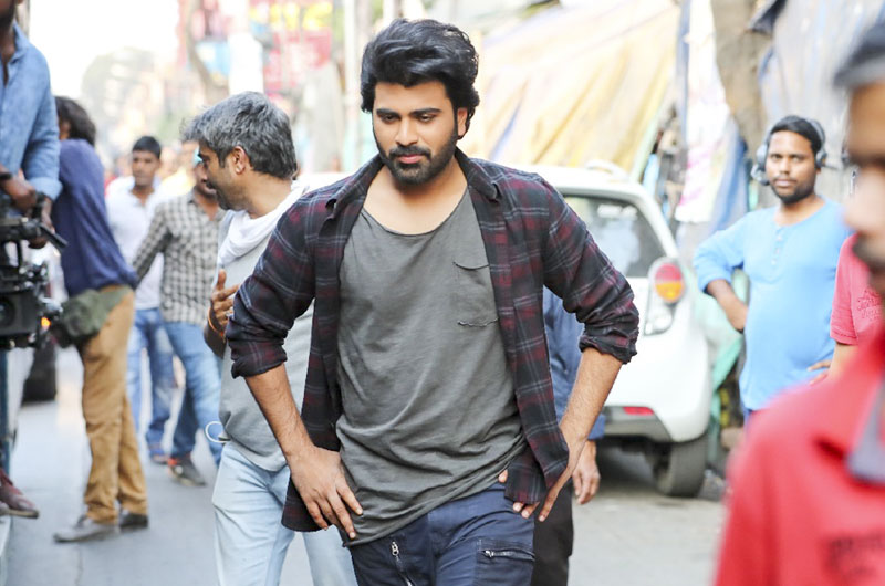 Padi Padi Leche Manasu Working Stills