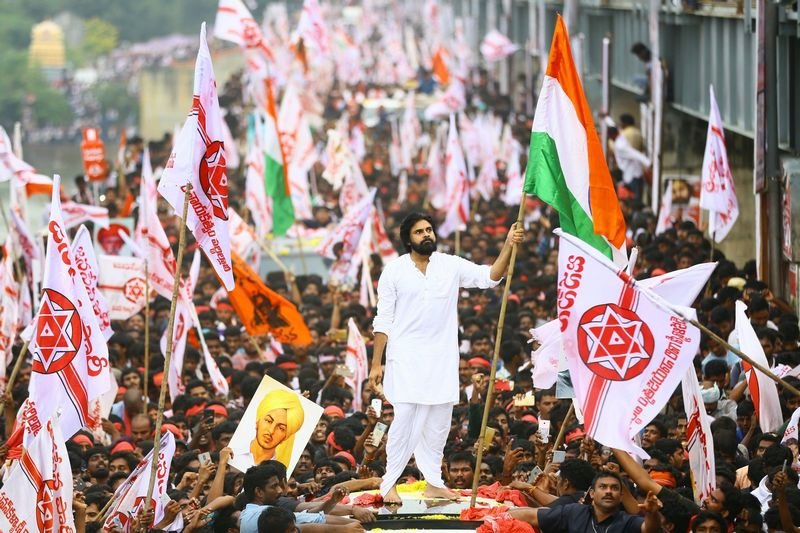 Pawan-Kalyan-Janasena-Kavathu-at-Dowleswaram-15