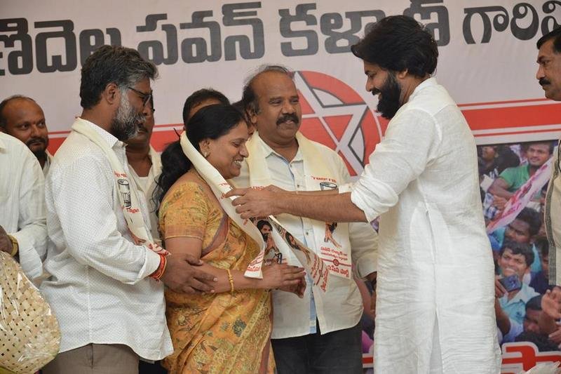 Pawan-Kalyan-Nomination-in-Bhimavaram-15