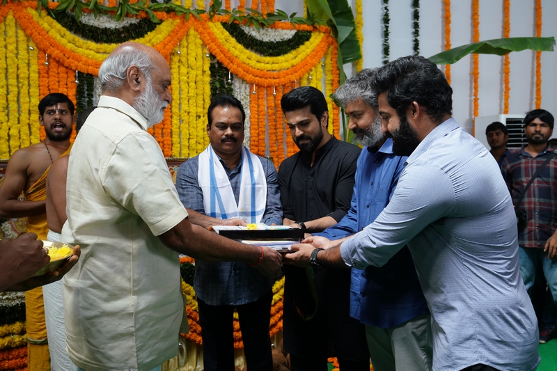 Chiranjeevi | RRR-Movie-Launch-Photos-17 | Photo 6of 22 | RRR Movie Launch Pictures