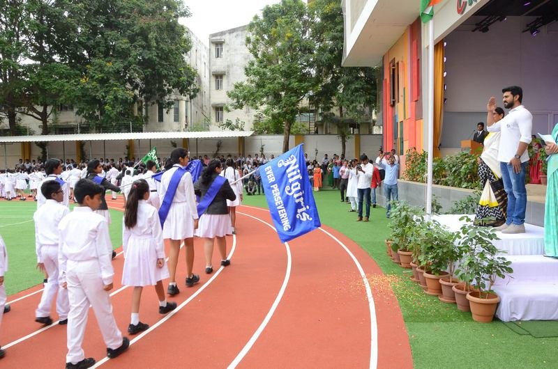 Ram-Charan-Celebrates-Independence-Day-In-Chirec-School-03