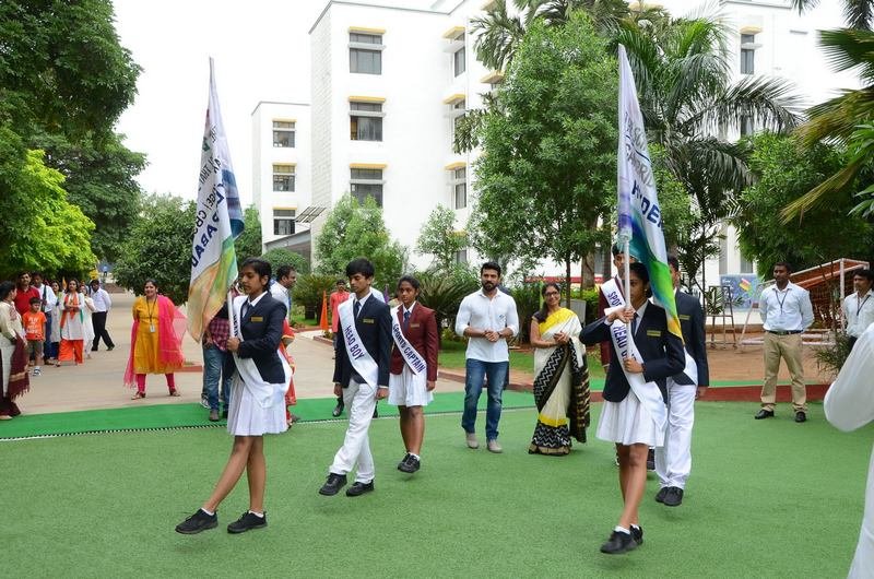 Ram-Charan-Celebrates-Independence-Day-In-Chirec-School-05