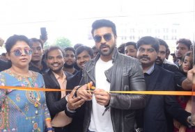 Ram-Charan-Launches-Happi-Mobiles-Store-04