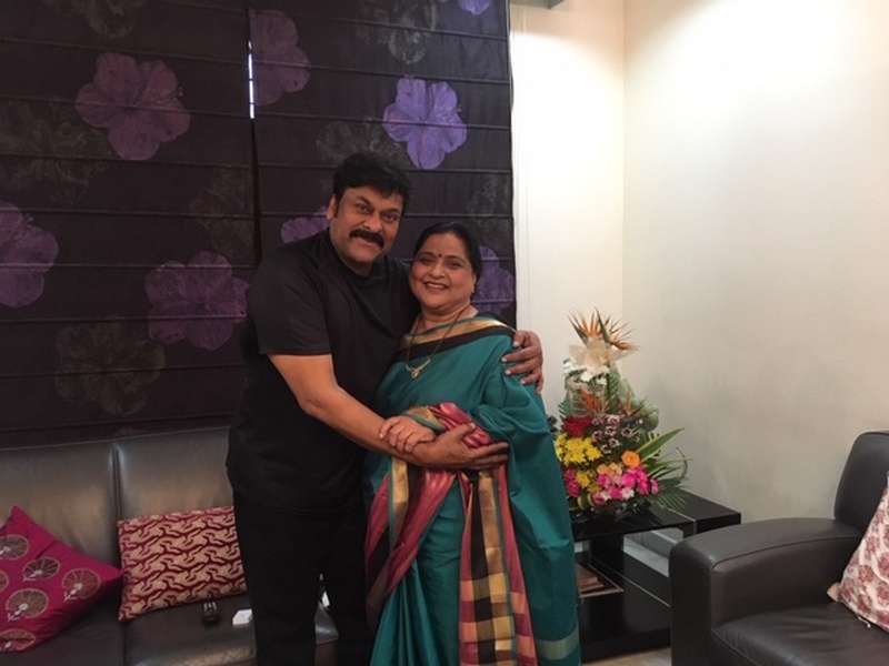 Roja-Ramani-And-Chakrapani-Wishes-Chiranjeevi-02