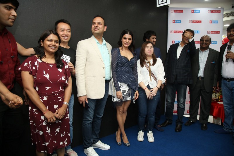 Samantha Launches OnePlus Mobile At Big C