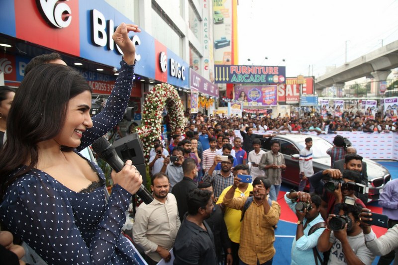 Samantha Launches OnePlus Mobile At Big C
