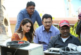 Sammohanam-Movie-Working-Stills-02