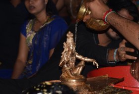 Sharwanand-Conduct-Ayyappa-Swamy-Pooja-At-Film-Nagar-Temple-09