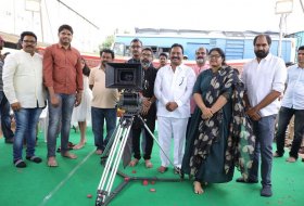Shriya-Niharika-Film-Launch-Photos-11